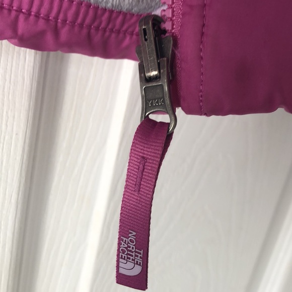 The North Face reversible hooded puffer - Picture 3 of 7